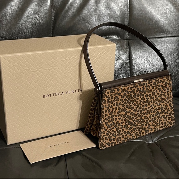 New Auth Bottega Veneta mini Brown Leopard 🐆 Print top-handle clutch bag in Box - Picture 5 of 16